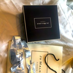 Jo Malone London gift box with bag and bows
